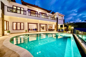Luxurious Escape in Uluwatu - Ocean Villa with 5 BR and private Pool